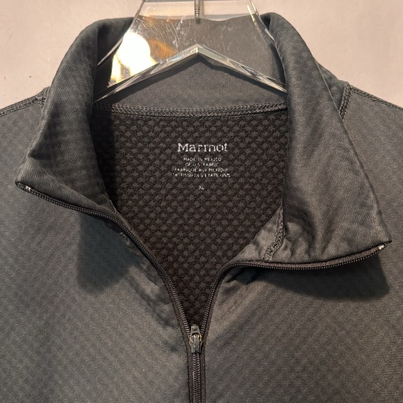 Marmot 1/4 Zip Lightweight Pullover (XL) - Picture 3 of 9